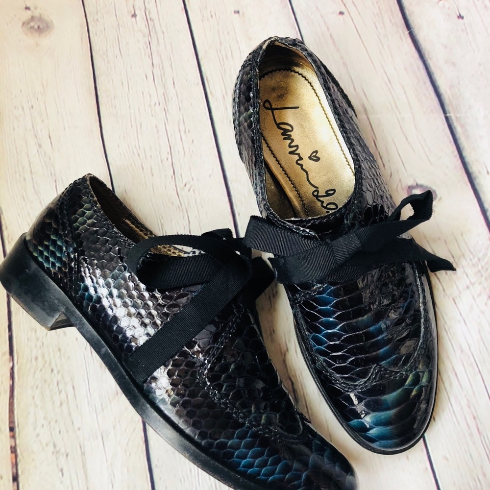 Lavin Shoes